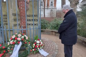 Hans-Dieter Helms gedenkt den Opfern des Holocaust